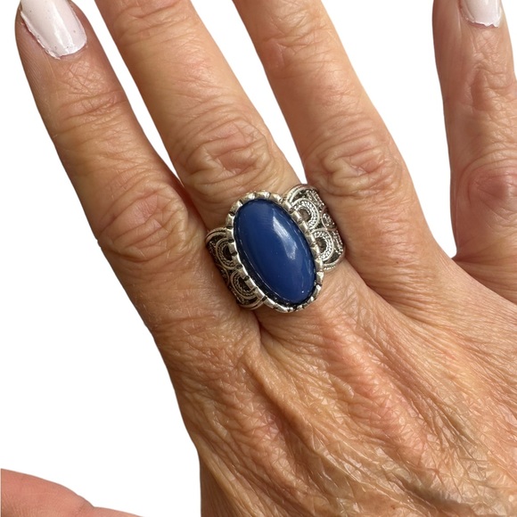 Vintage Silver and Blue Stone Ring - Picture 7 of 8
